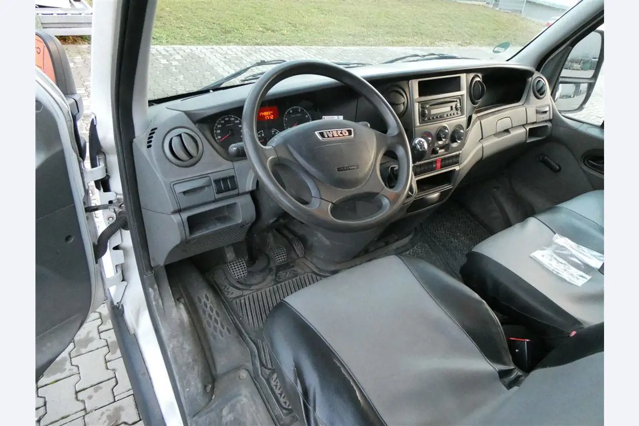 Maszyny i sprzęt firmy zajmującej się budową dróg-10