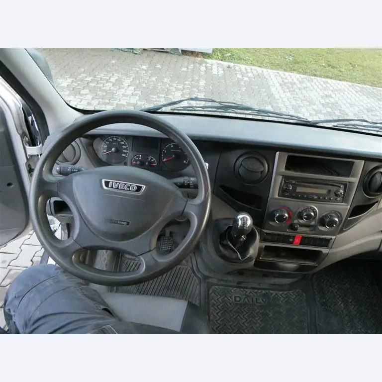 Maszyny i sprzęt firmy zajmującej się budową dróg-12