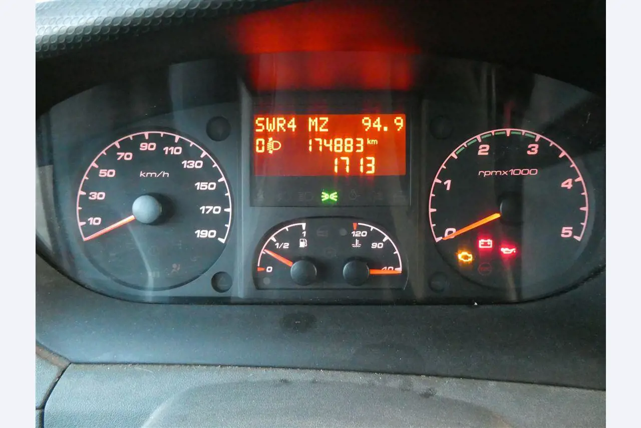 Maszyny i sprzęt firmy zajmującej się budową dróg-13