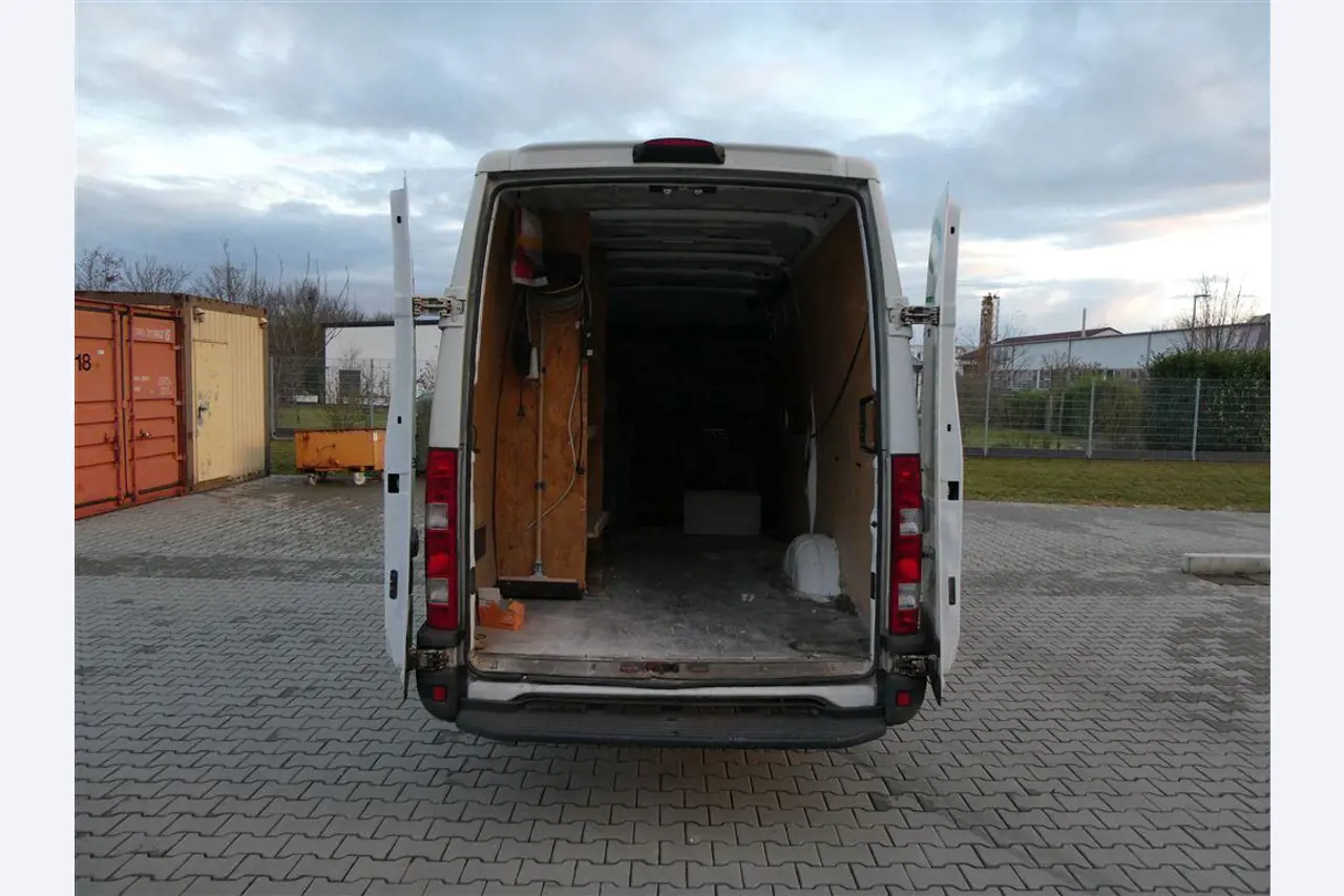 Maszyny i sprzęt firmy zajmującej się budową dróg-18