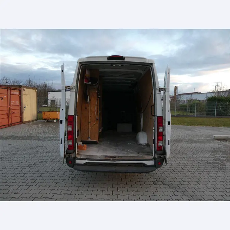 Maszyny i sprzęt firmy zajmującej się budową dróg-18