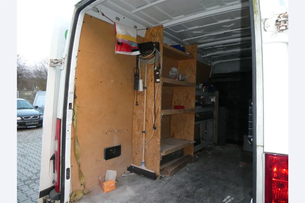 Maszyny i sprzęt firmy zajmującej się budową dróg-19