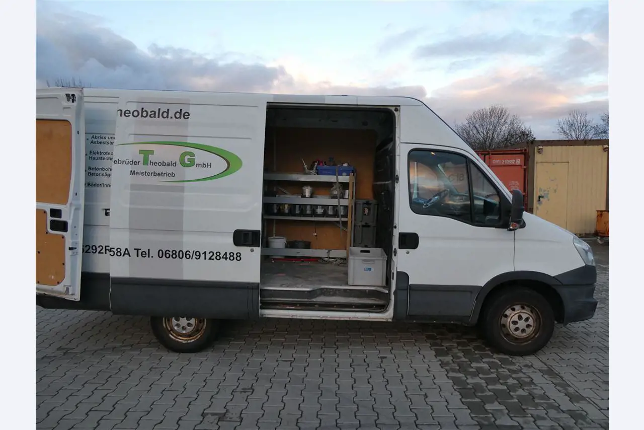 Maszyny i sprzęt firmy zajmującej się budową dróg-22