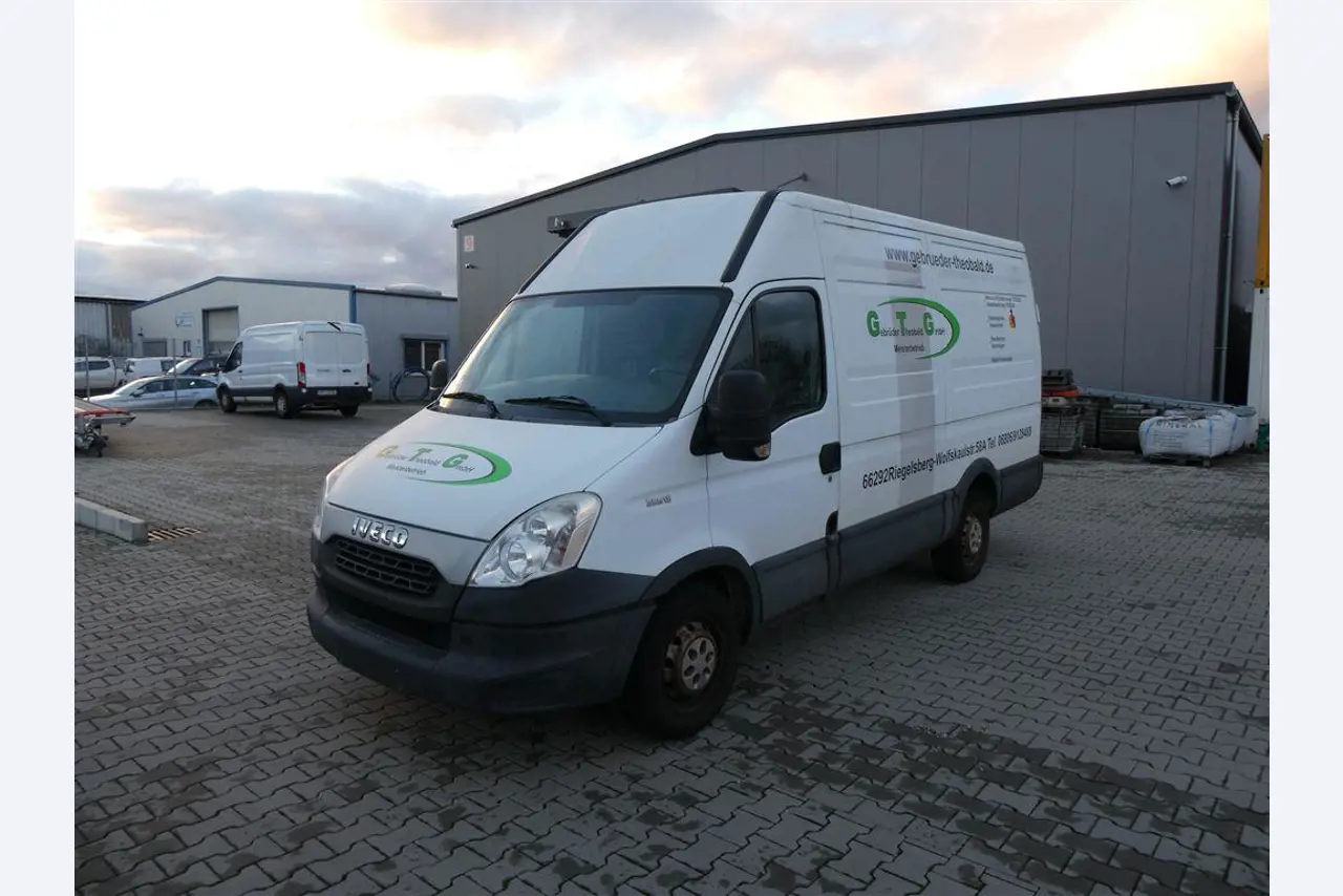 Maszyny i sprzęt firmy zajmującej się budową dróg-2