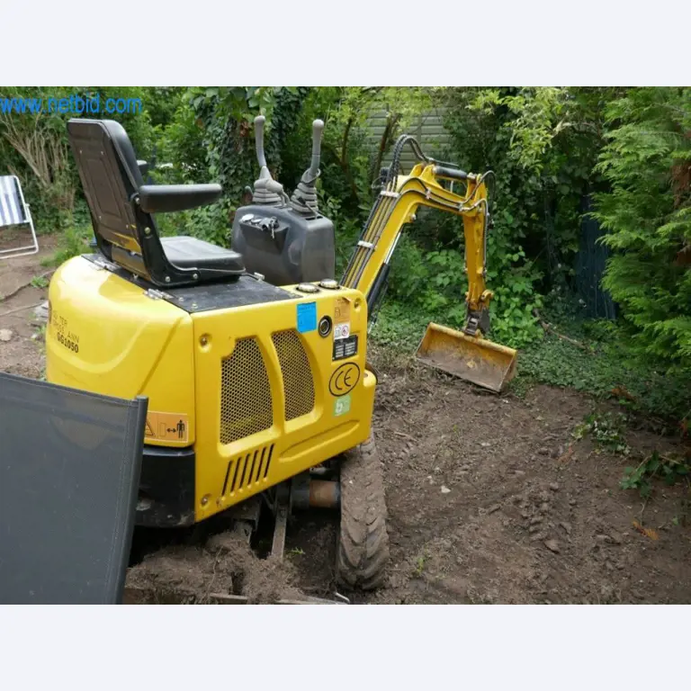 Máquinas e equipamento de uma empresa de construção de estradas-2