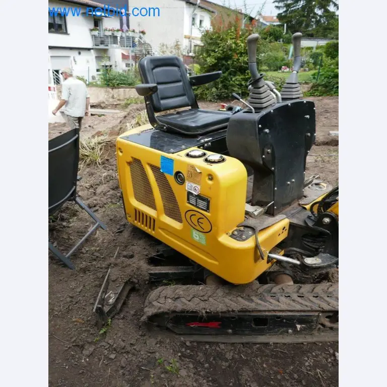 Máquinas e equipamento de uma empresa de construção de estradas-5