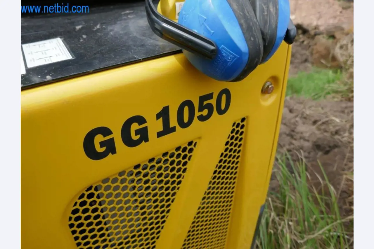 Máquinas e equipamento de uma empresa de construção de estradas-7