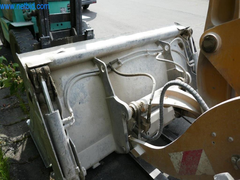 Machines et équipement d'une entreprise de construction de routes-11