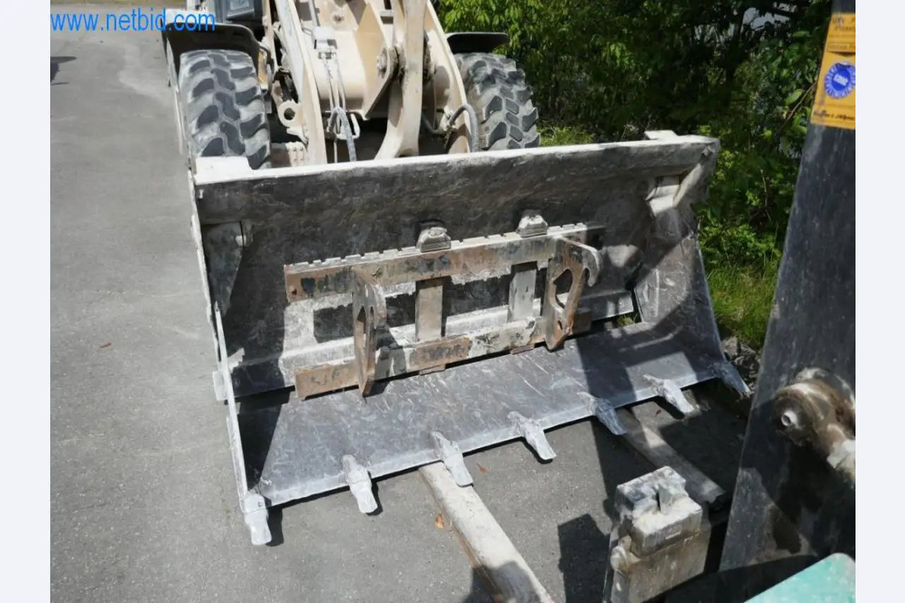 Stroji in oprema podjetja za gradnjo cest-13