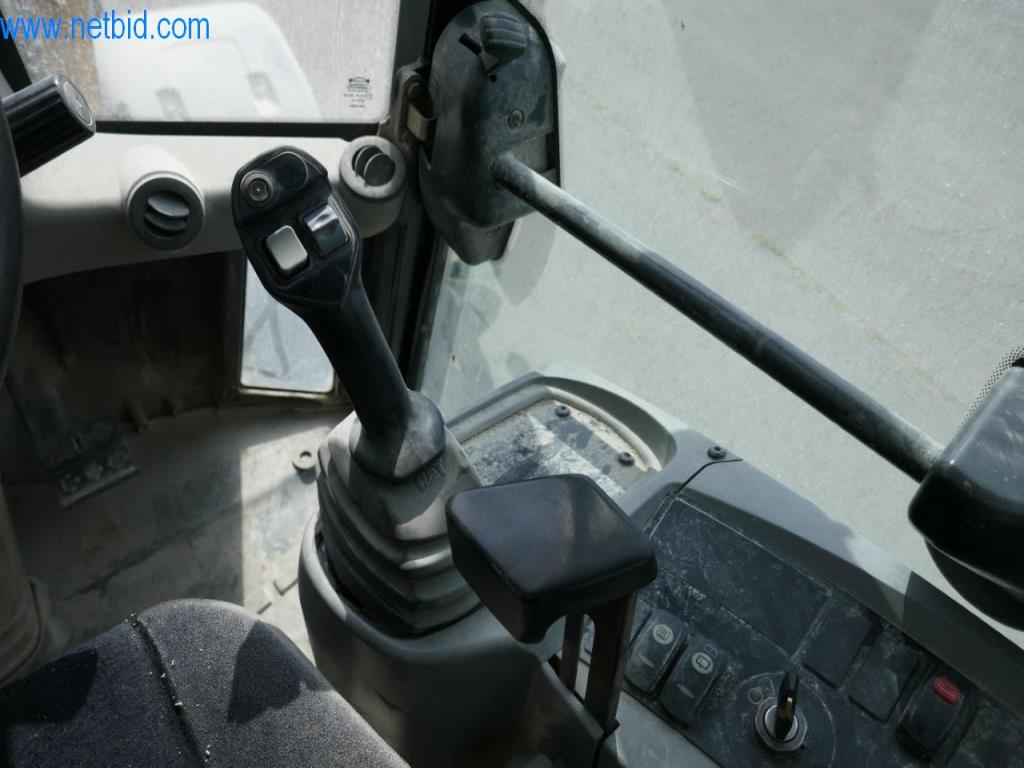 Machines et équipement d'une entreprise de construction de routes-8