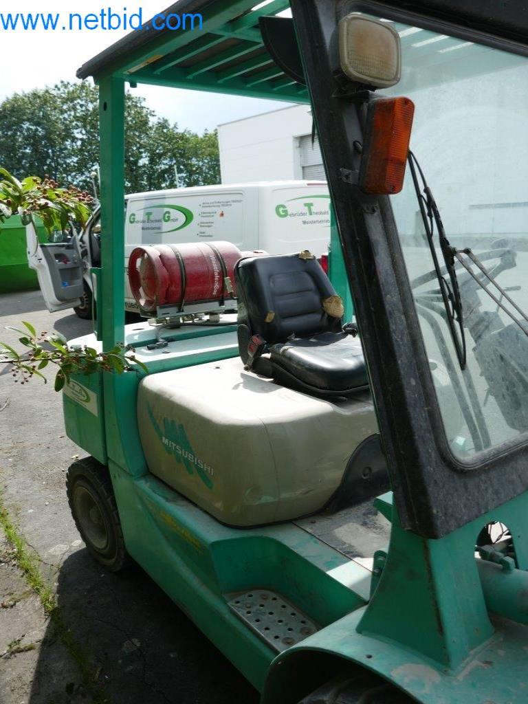 Máquinas y equipos de una empresa de construcción de carreteras-3