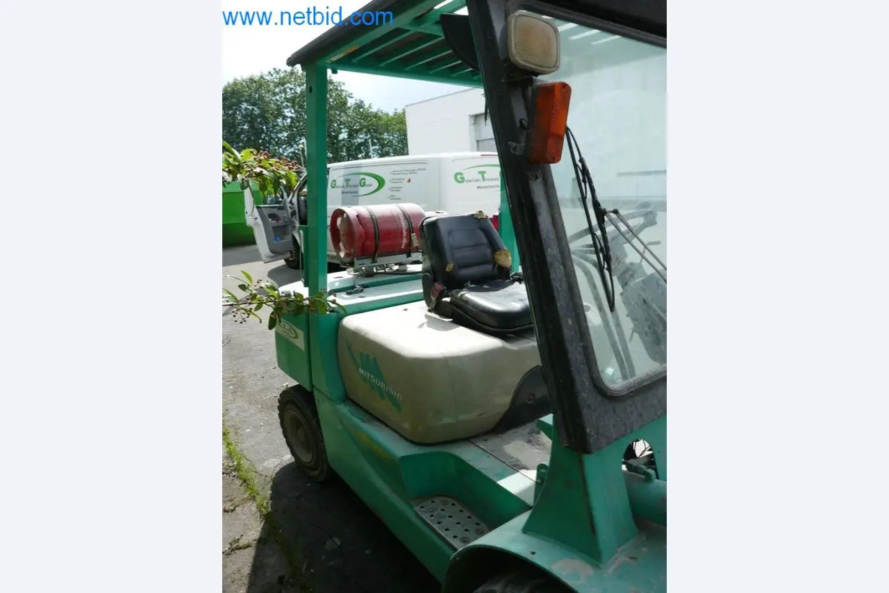 Machines et équipement d'une entreprise de construction de routes-3