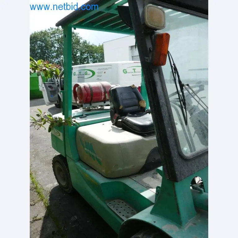 Machines et équipement d'une entreprise de construction de routes-3