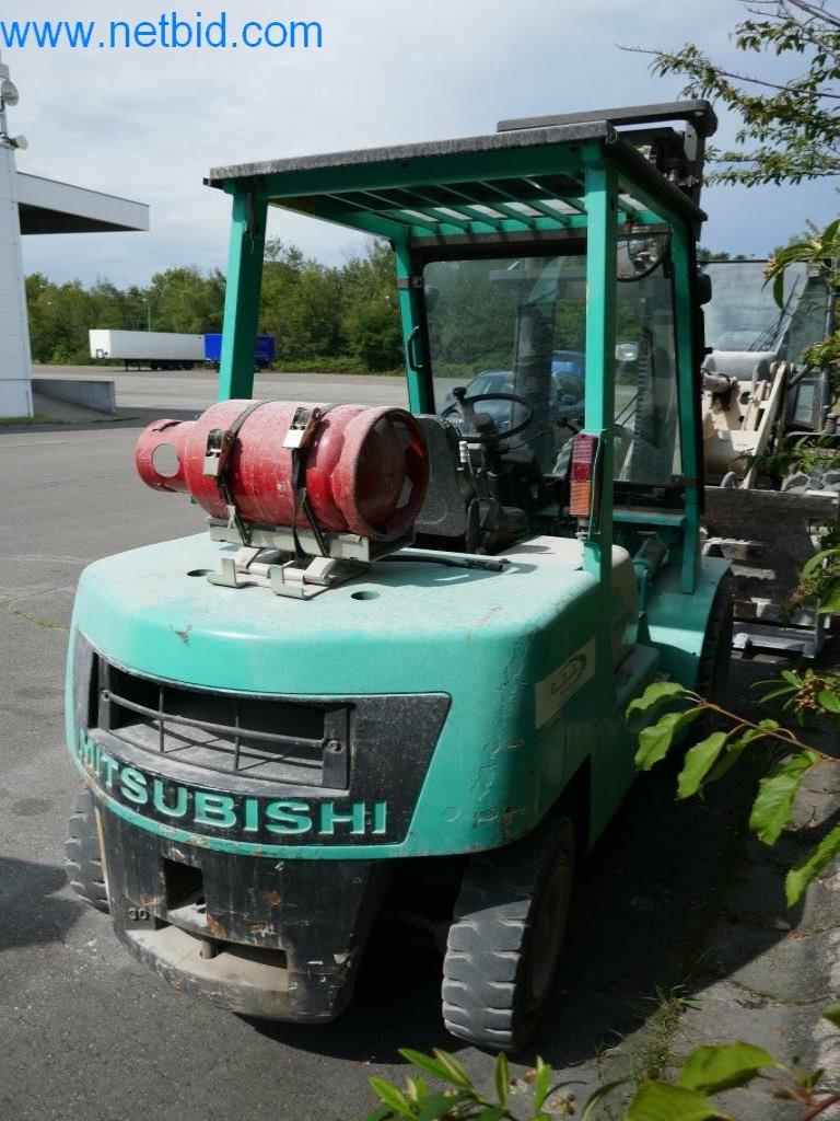 Máquinas y equipos de una empresa de construcción de carreteras-5