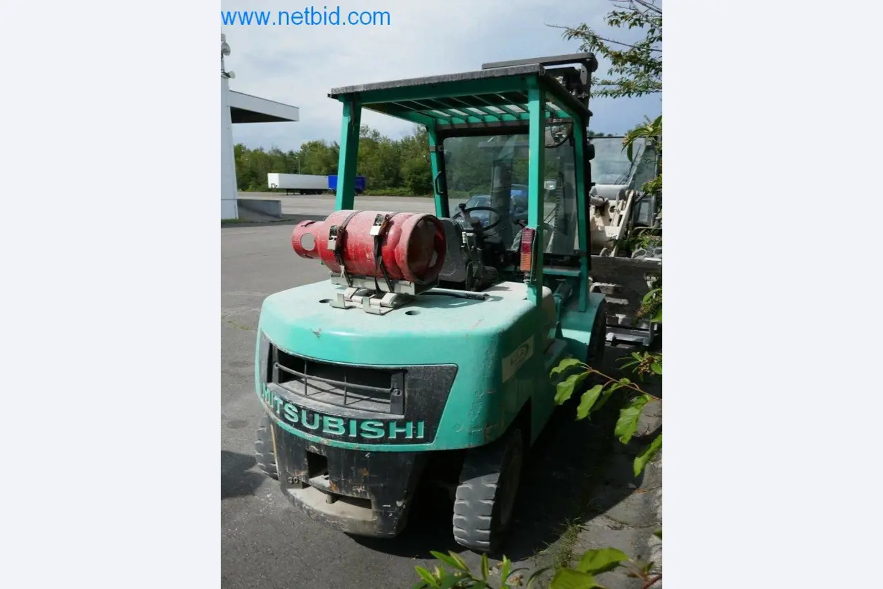 Machines et équipement d'une entreprise de construction de routes-5