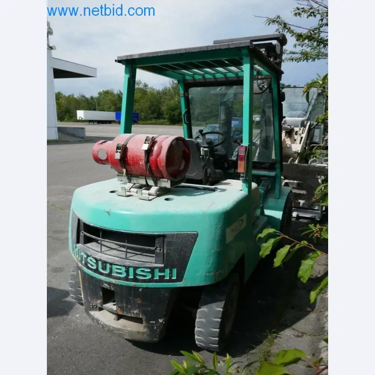 Machines et équipement d'une entreprise de construction de routes-5