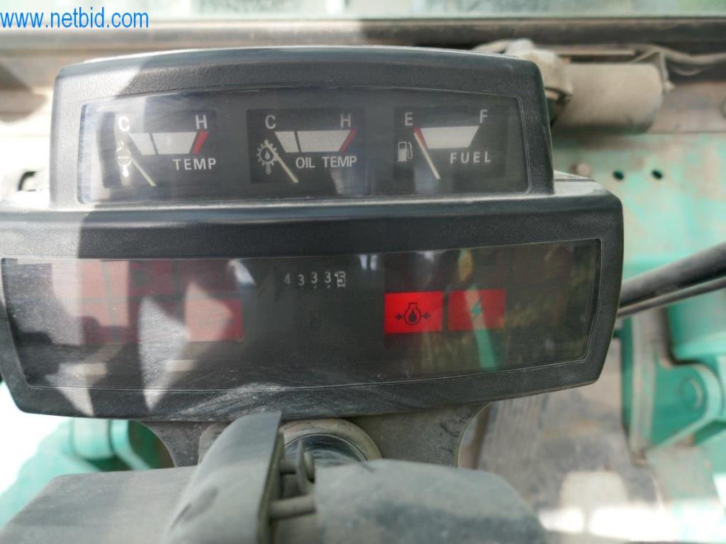 Máquinas y equipos de una empresa de construcción de carreteras-7