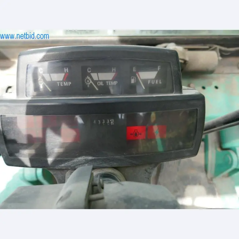 Machines et équipement d'une entreprise de construction de routes-7