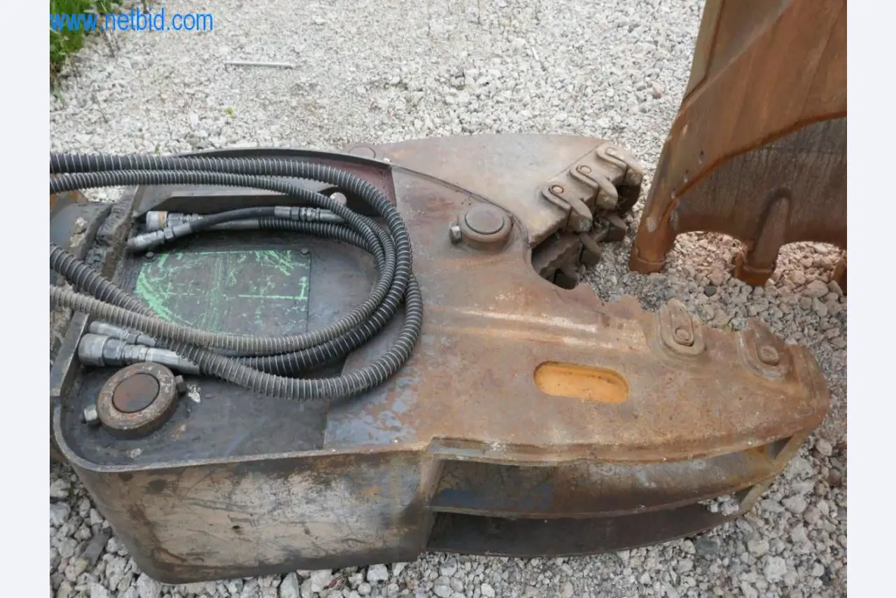 Máquinas e equipamento de uma empresa de construção de estradas-3