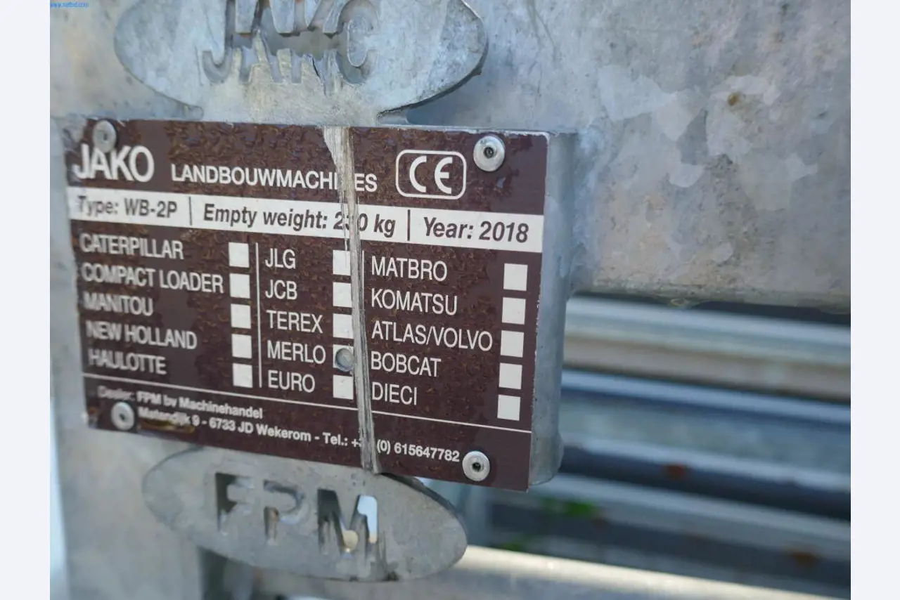 Máquinas e equipamento de uma empresa de construção de estradas-17