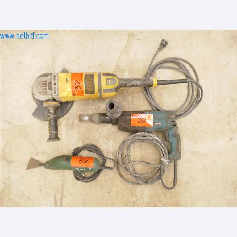 Máquinas y equipos de una empresa de construcción de carreteras-1