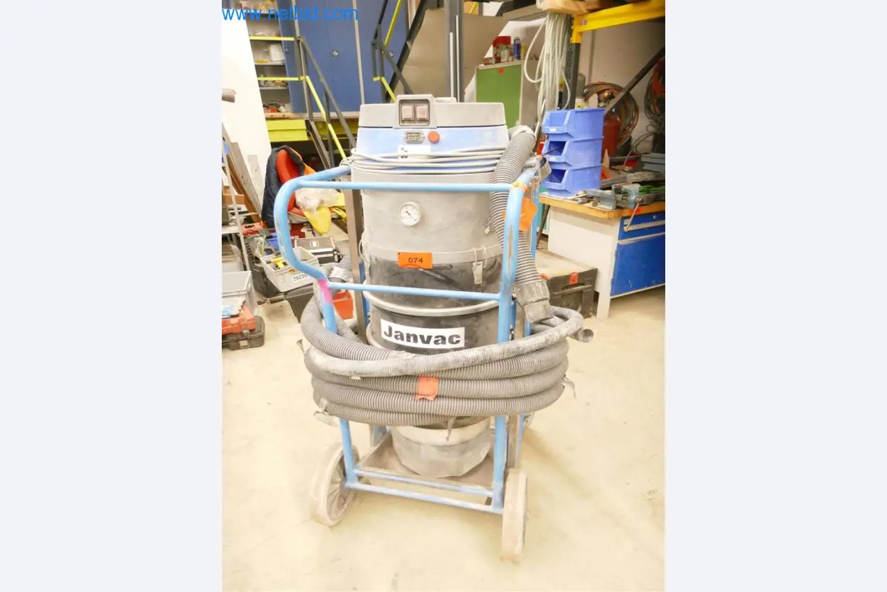 Máquinas e equipamento de uma empresa de construção de estradas-1