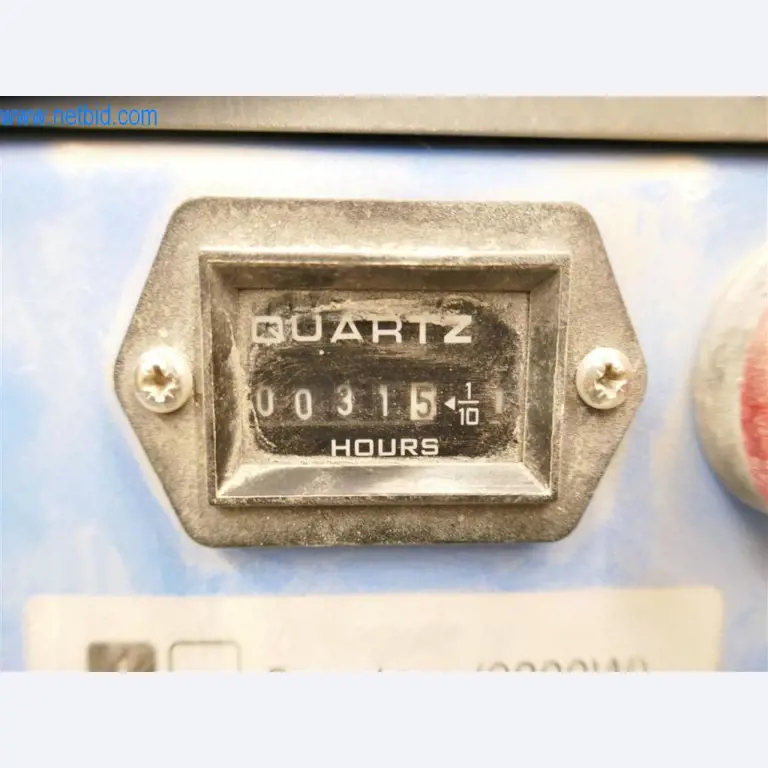 Máquinas e equipamento de uma empresa de construção de estradas-3