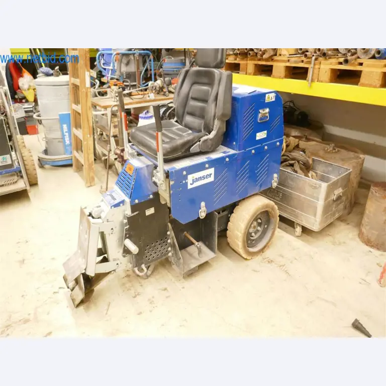 Máquinas e equipamento de uma empresa de construção de estradas-1