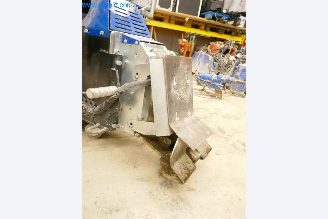 Máquinas e equipamento de uma empresa de construção de estradas-2