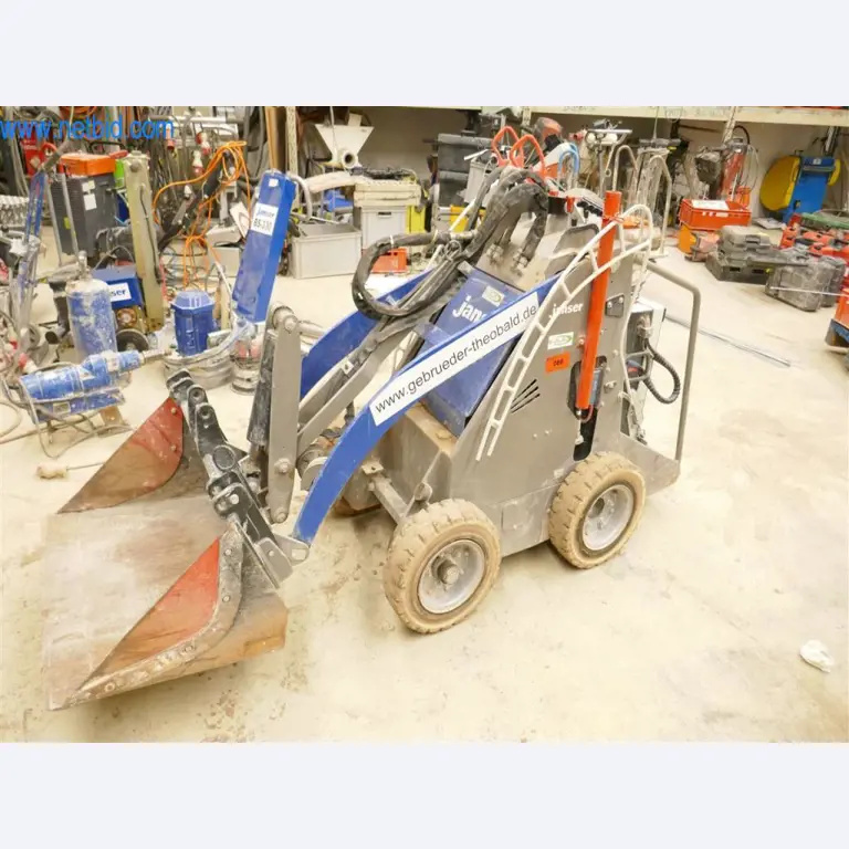 Máquinas e equipamento de uma empresa de construção de estradas-1