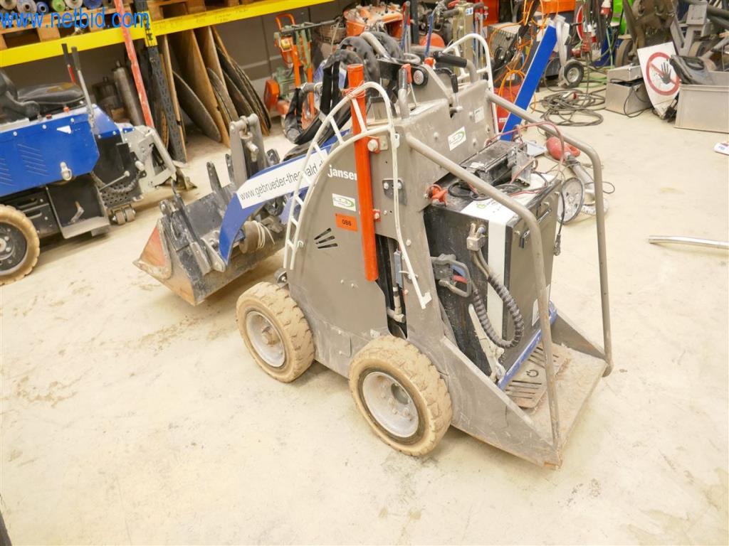 Maszyny i sprzęt firmy zajmującej się budową dróg-2