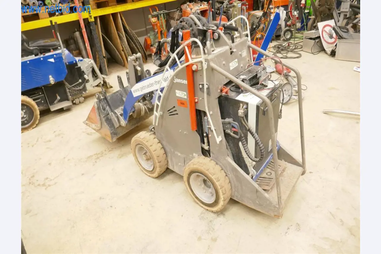 Máquinas e equipamento de uma empresa de construção de estradas-2