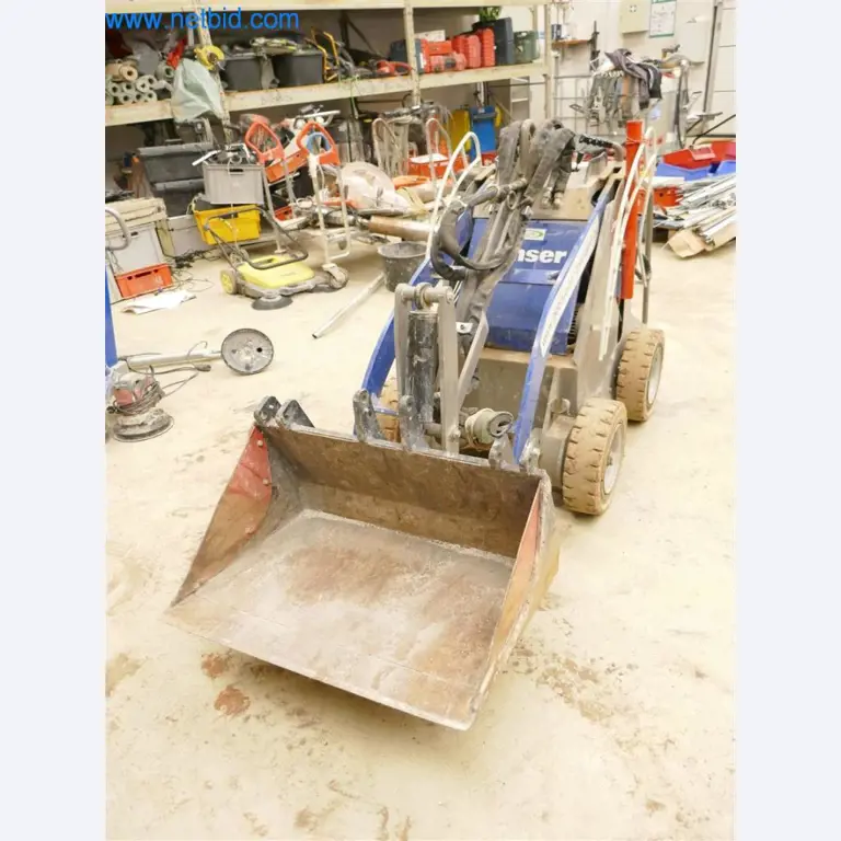 Máquinas e equipamento de uma empresa de construção de estradas-4