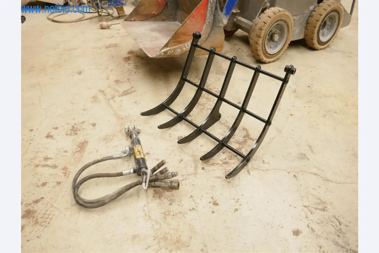 Máquinas e equipamento de uma empresa de construção de estradas-7