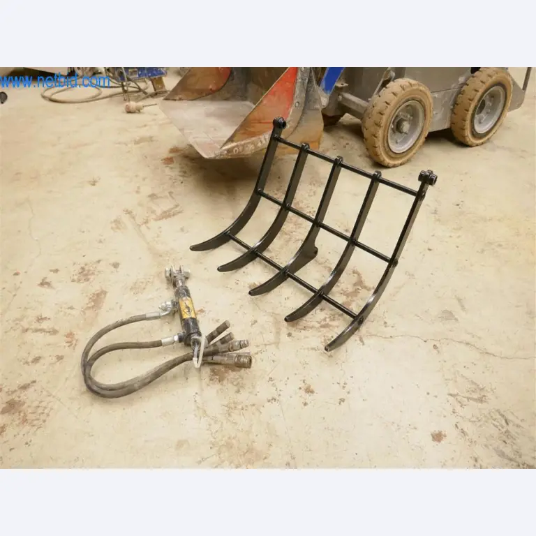 Máquinas e equipamento de uma empresa de construção de estradas-7