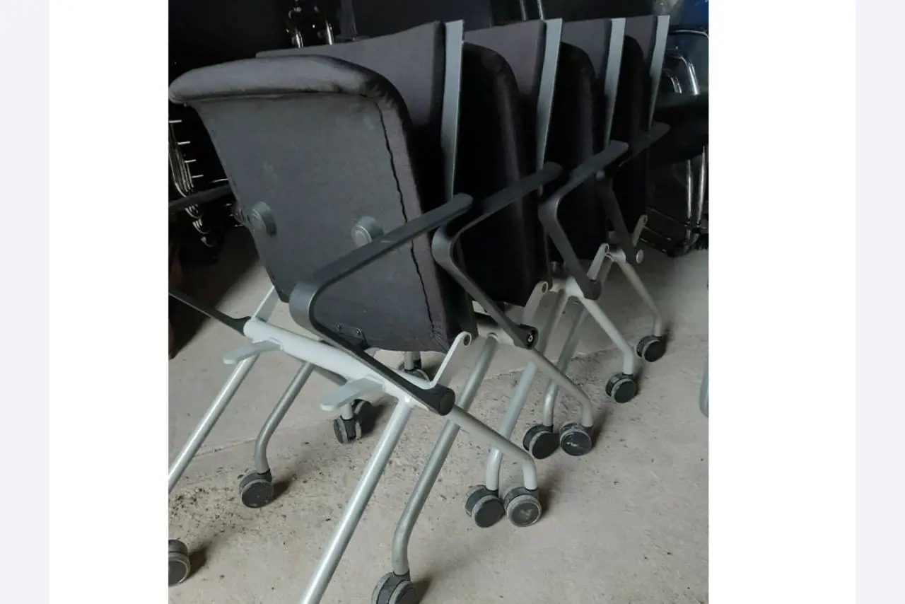 mesas USM HALLER en buen estado y otros equipos de oficina (STEELCASE/SENATOR)-4