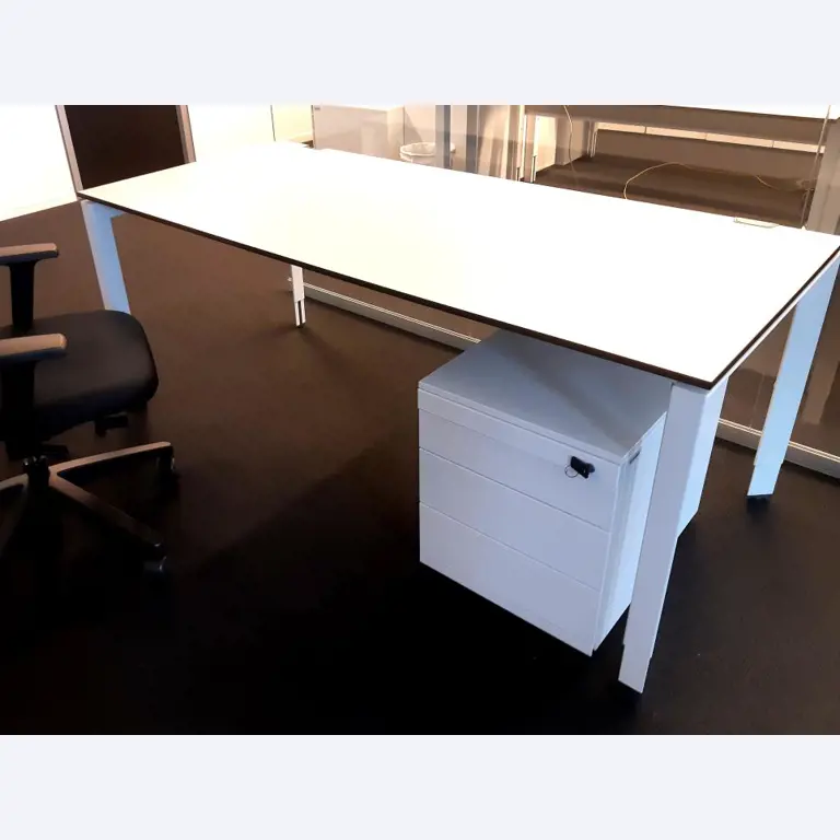 mesas USM HALLER en buen estado y otros equipos de oficina (STEELCASE/SENATOR)-1