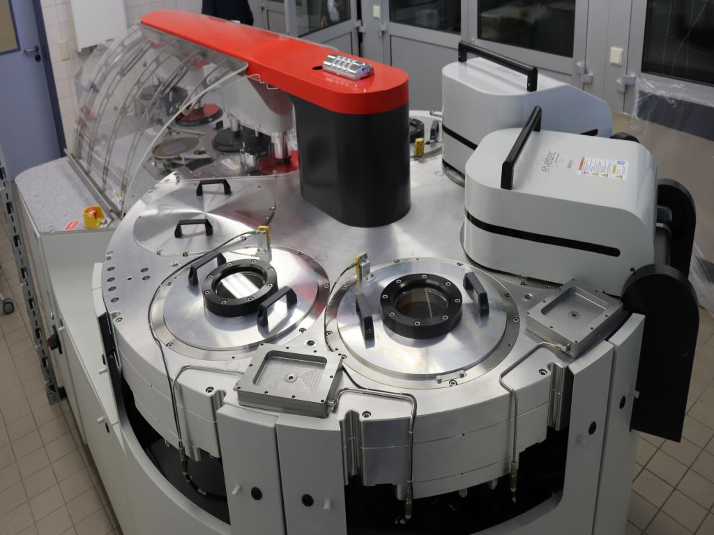 Večkomorni sistem za razprševanje, Evatec, Solaris S151-4