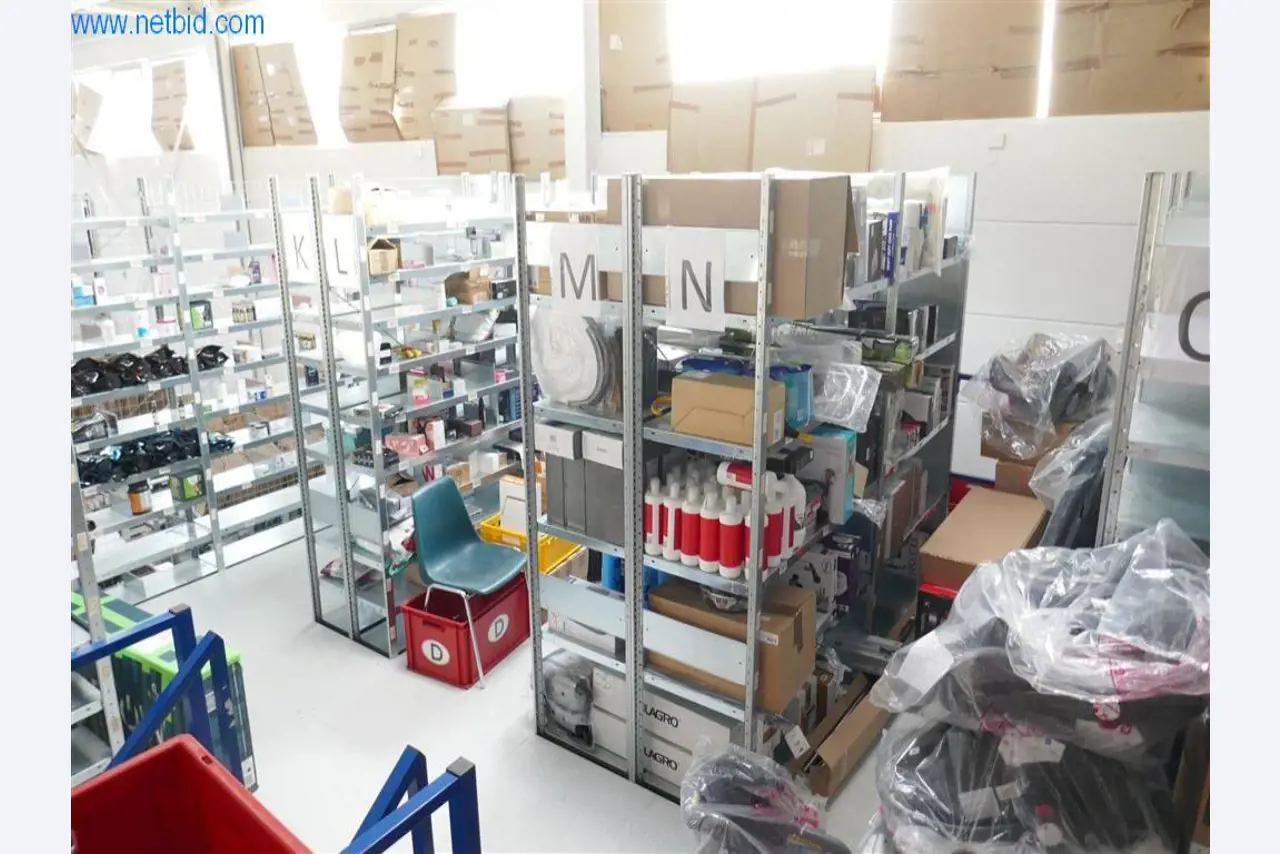 Bedrijfs- en kantooruitrusting-11