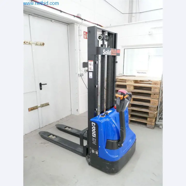 Bedrijfs- en kantooruitrusting-1