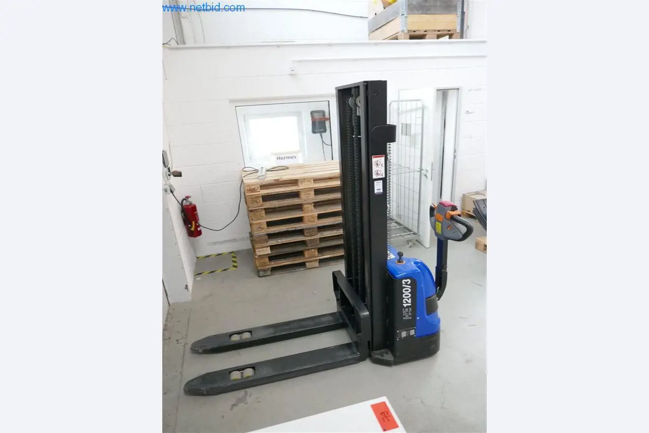 Bedrijfs- en kantooruitrusting-2