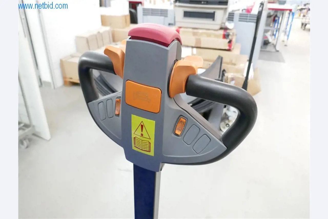 Bedrijfs- en kantooruitrusting-5