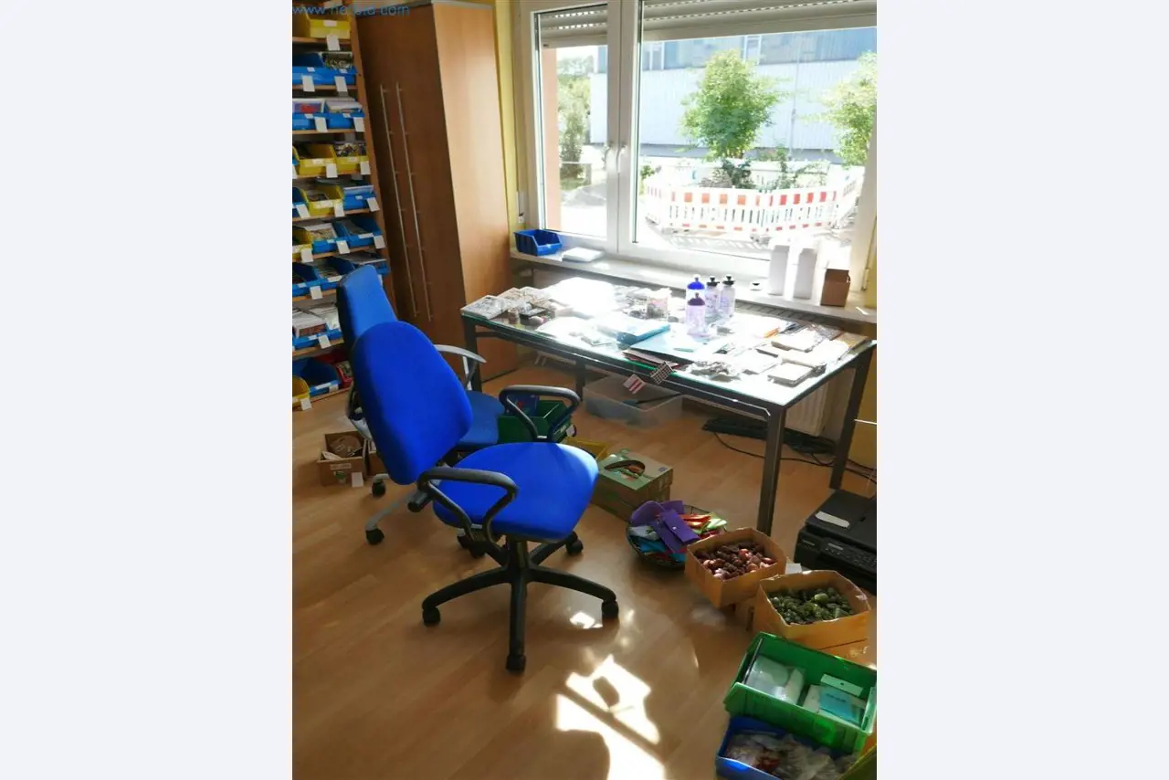 Sprzęt operacyjny i biurowy, aktywa obrotowe i flota pojazdów firmy poligraficznej-1