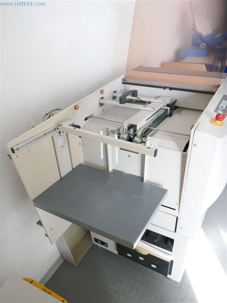 Equipos operativos y de oficina, activos circulantes y flota de vehículos de una imprenta-1