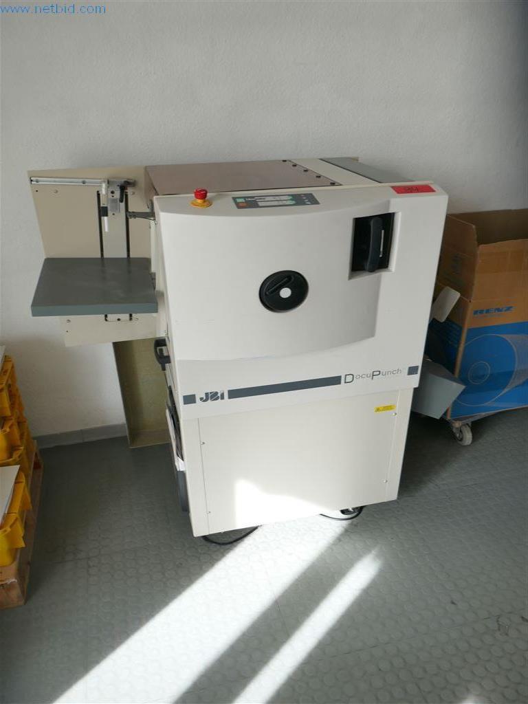 Equipos operativos y de oficina, activos circulantes y flota de vehículos de una imprenta-3