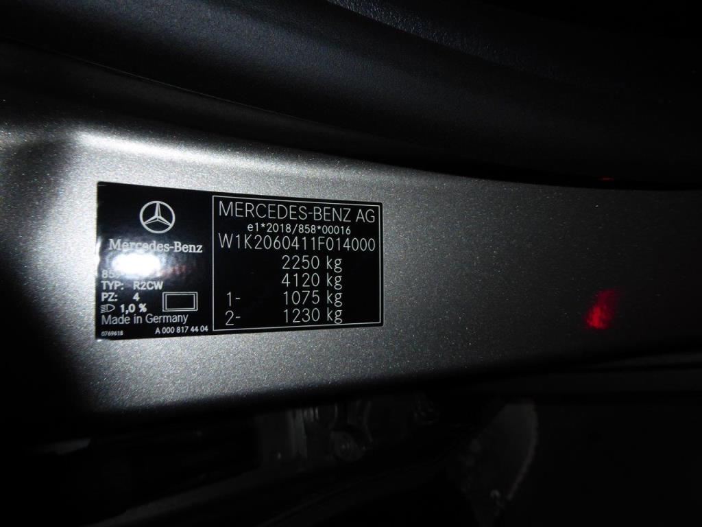 Nová a zánovní luxusní vozidla-14