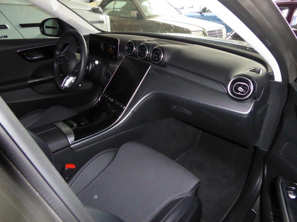 Nová a zánovní luxusní vozidla-15