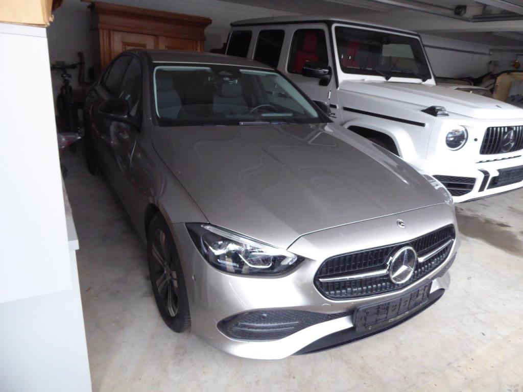 Nová a zánovní luxusní vozidla-2