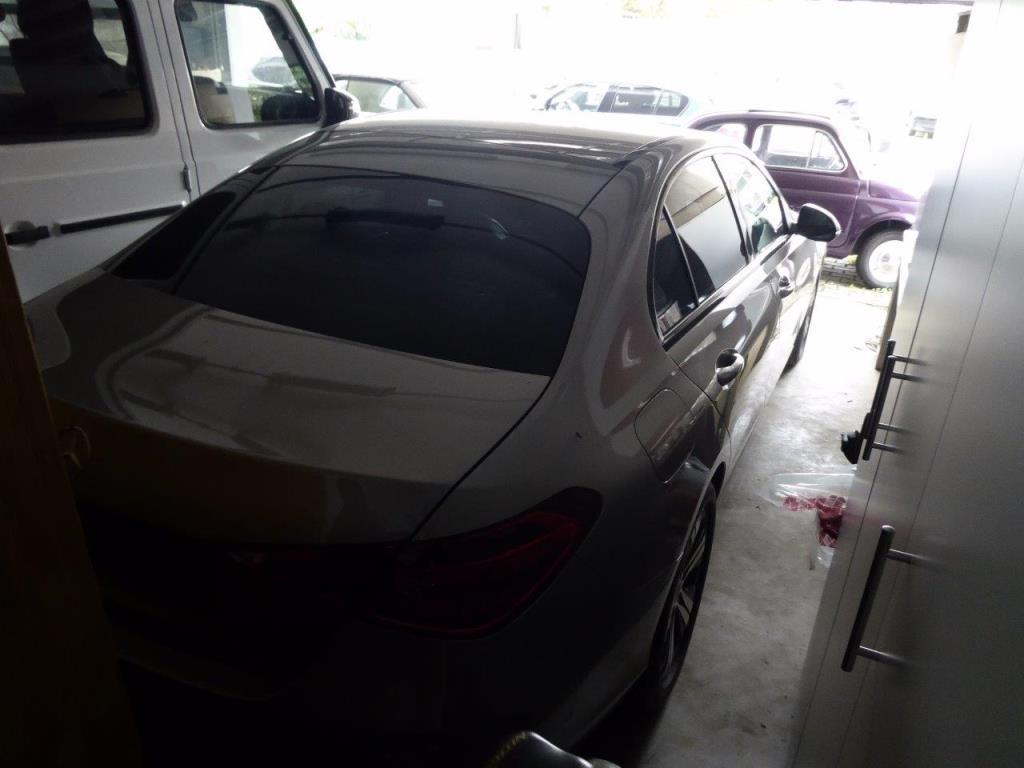 Nová a zánovní luxusní vozidla-4