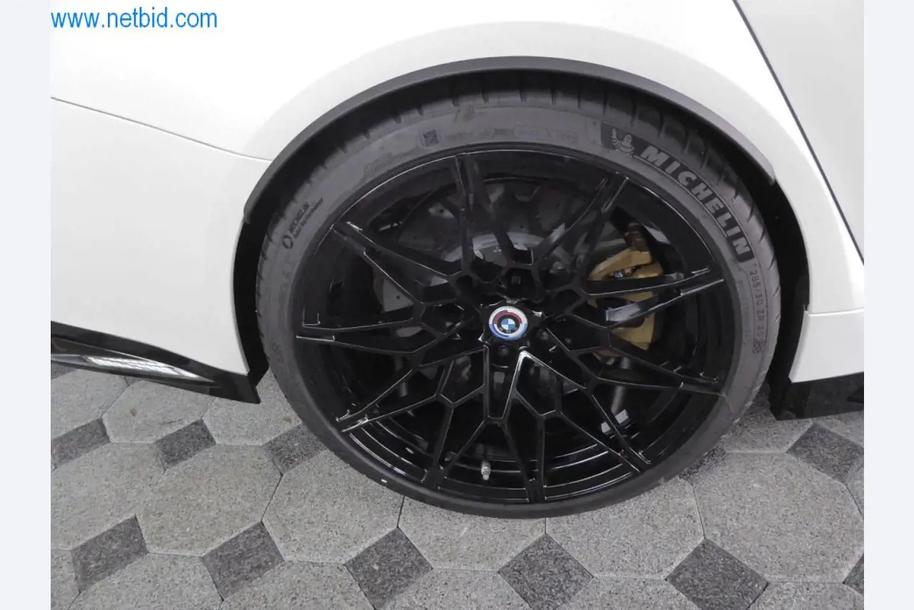 Vehículos de lujo nuevos y seminuevos-11